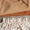 kleding voor baby's met een pavlik bandage