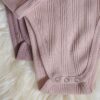 hoog uitgesneden rompers voor baby's met een spreidbroek of gipsbroek
