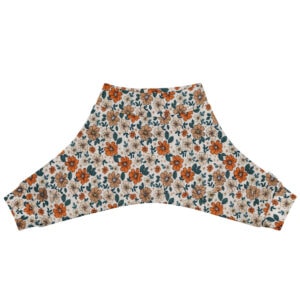 Spreidbroekje met bloemenprint voor over de Pavlik bandage bij heupdysplasie